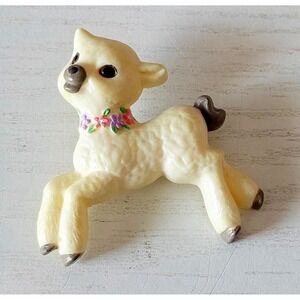 Hallmark Vintage 1983 Lamb Springtime Collectible Pin.